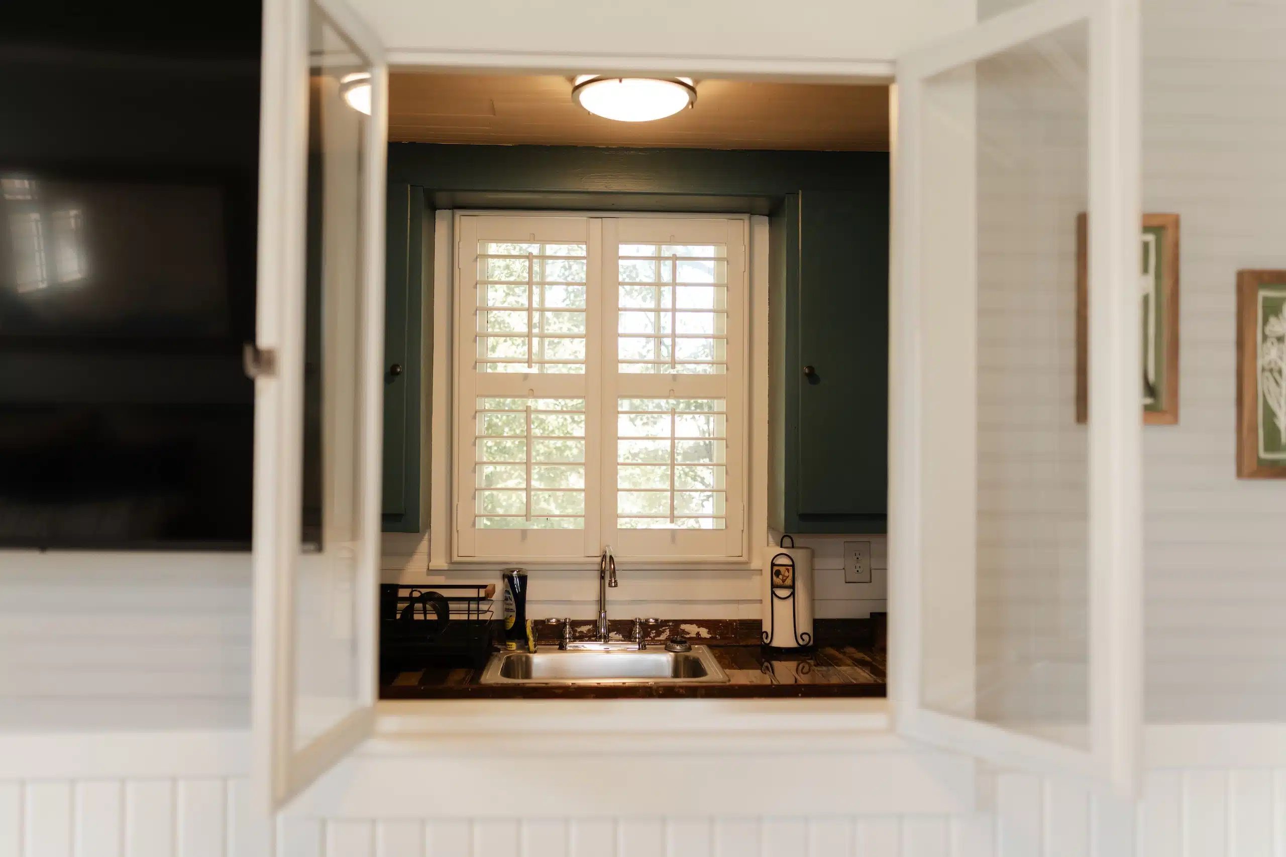 Carriage House Passthrough